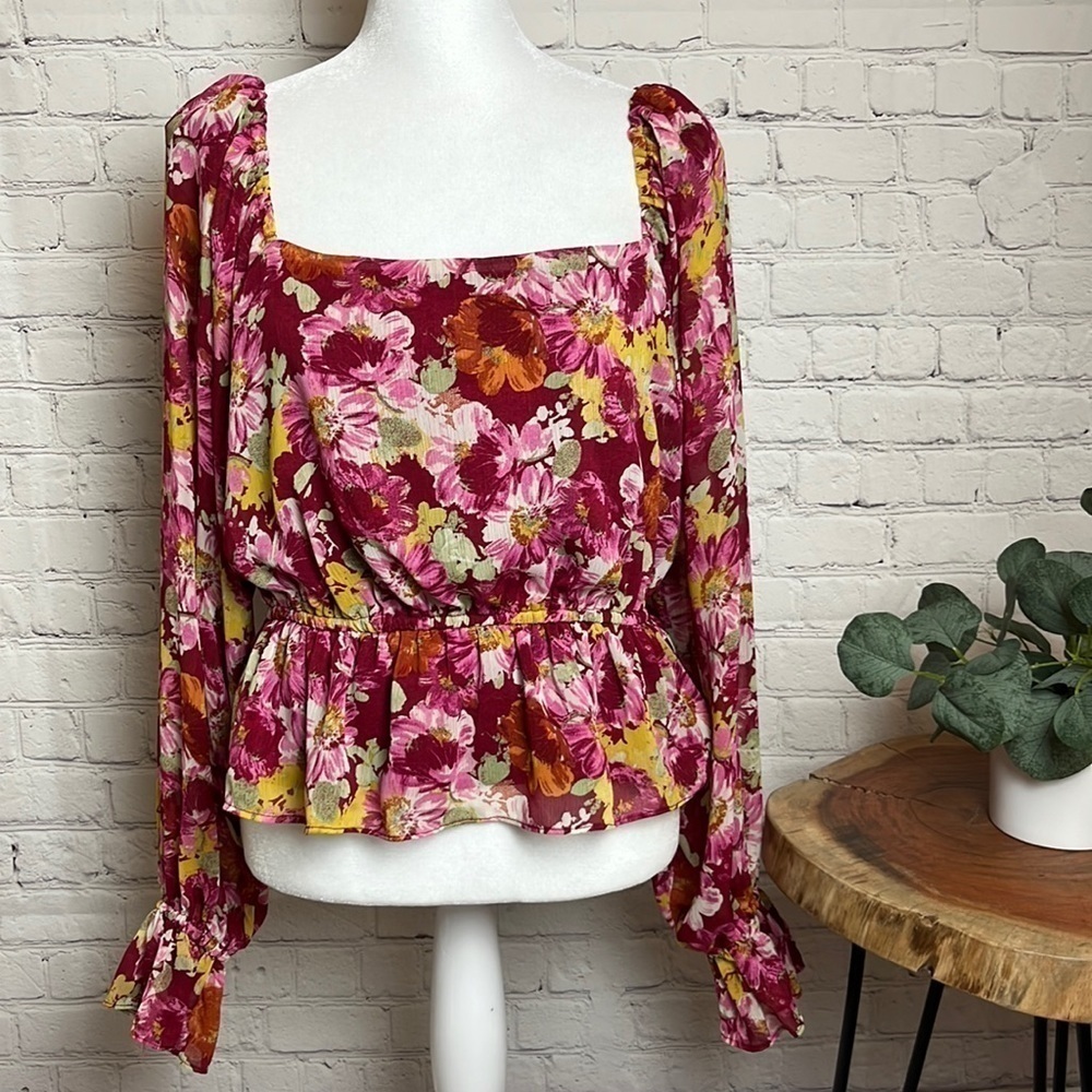 WAYF Square Neck Flounce Sleeve Floral Blouse